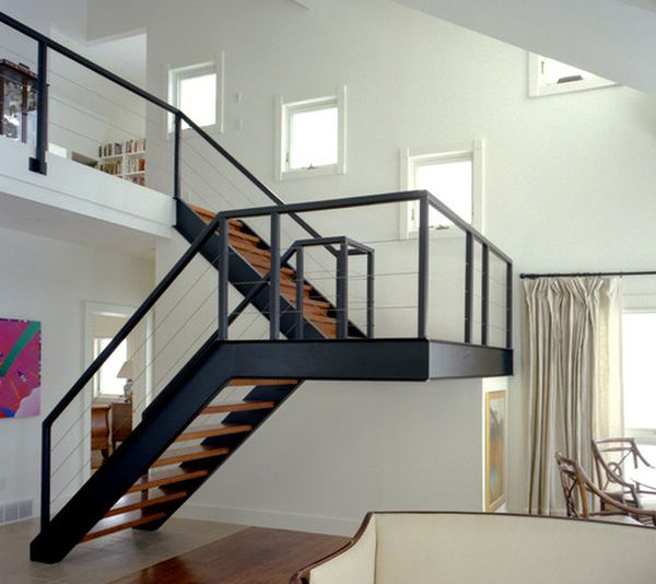 gi&aacute; cầu thang sắt quảng ng&atilde;i