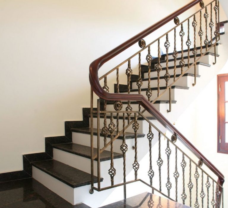 cau thang sat quang ngai